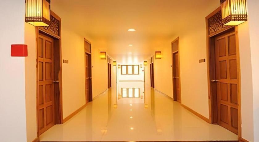Sukkasem Hotel Nan Exterior photo